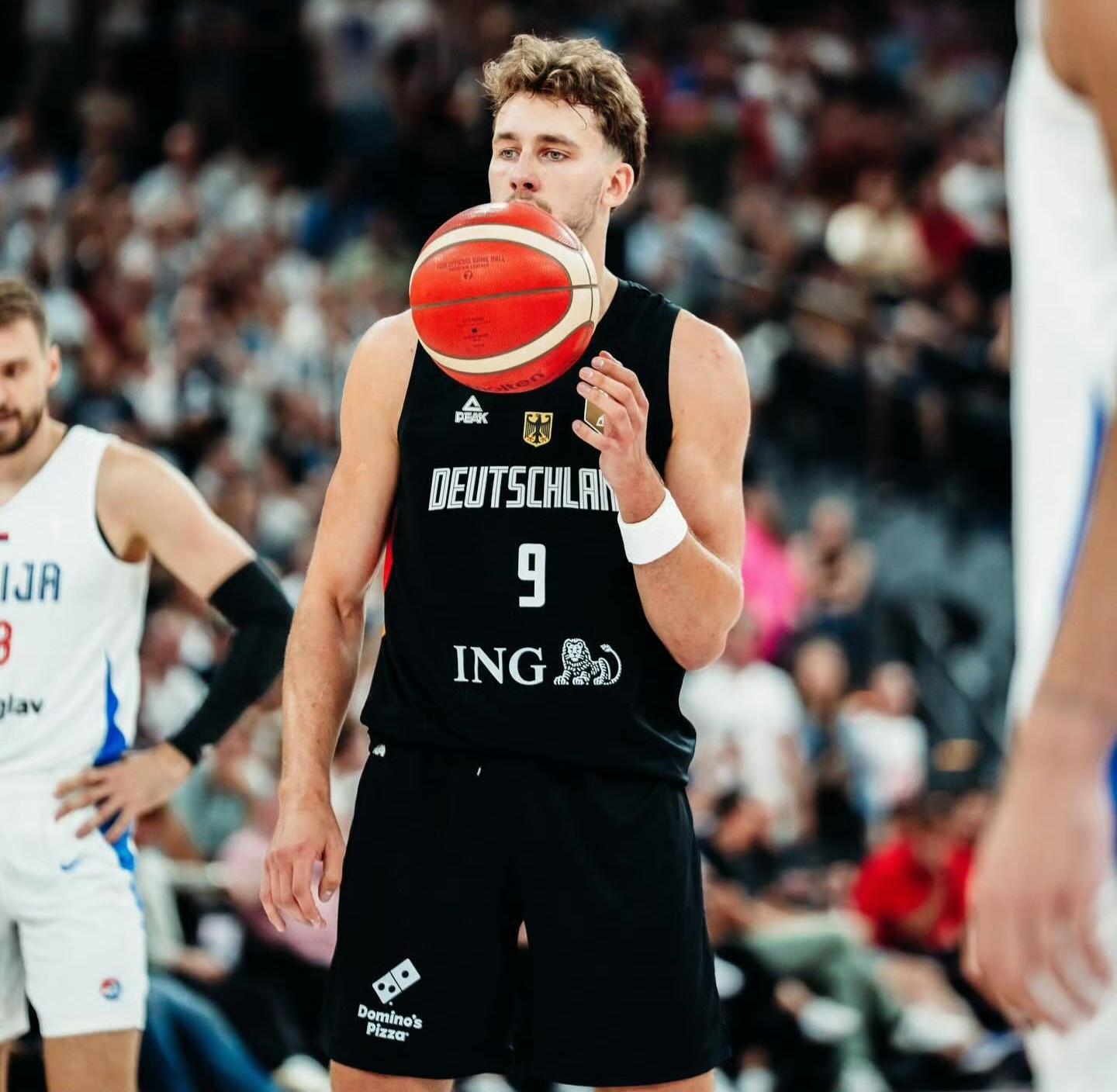 包含窗口期突围战来临，塞维利亚围绕CBA季后赛更衣室发声，气氛紧张，纪律约束更严格的词条