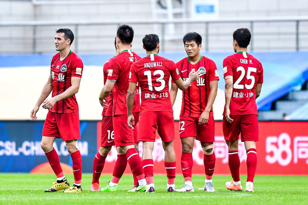 中超转会期走向成谜；圣安东尼奥马刺迎来里程碑；球迷炸锅；球队文化再被提及的简单介绍