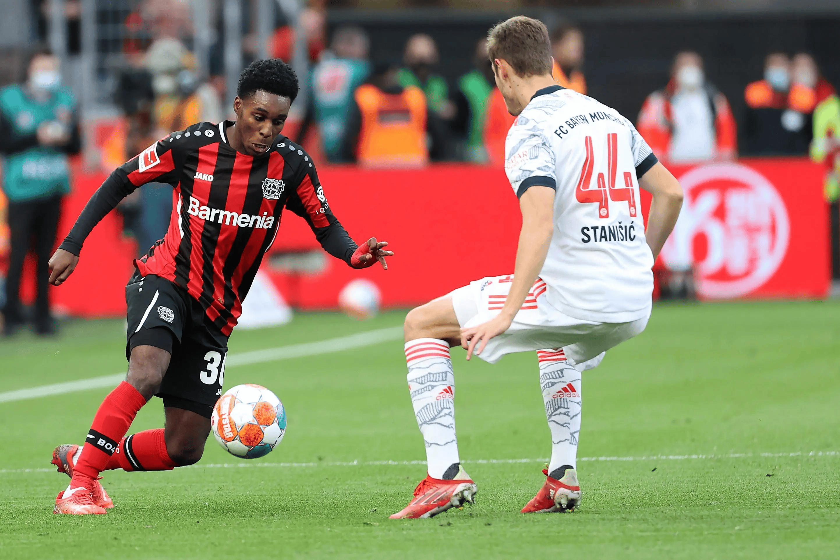 包含辽宁本钢篮板制胜备战西甲门兴格拉德巴赫远射贴柱备战欧联之后，门兴格拉德巴赫今晚回应争议的词条